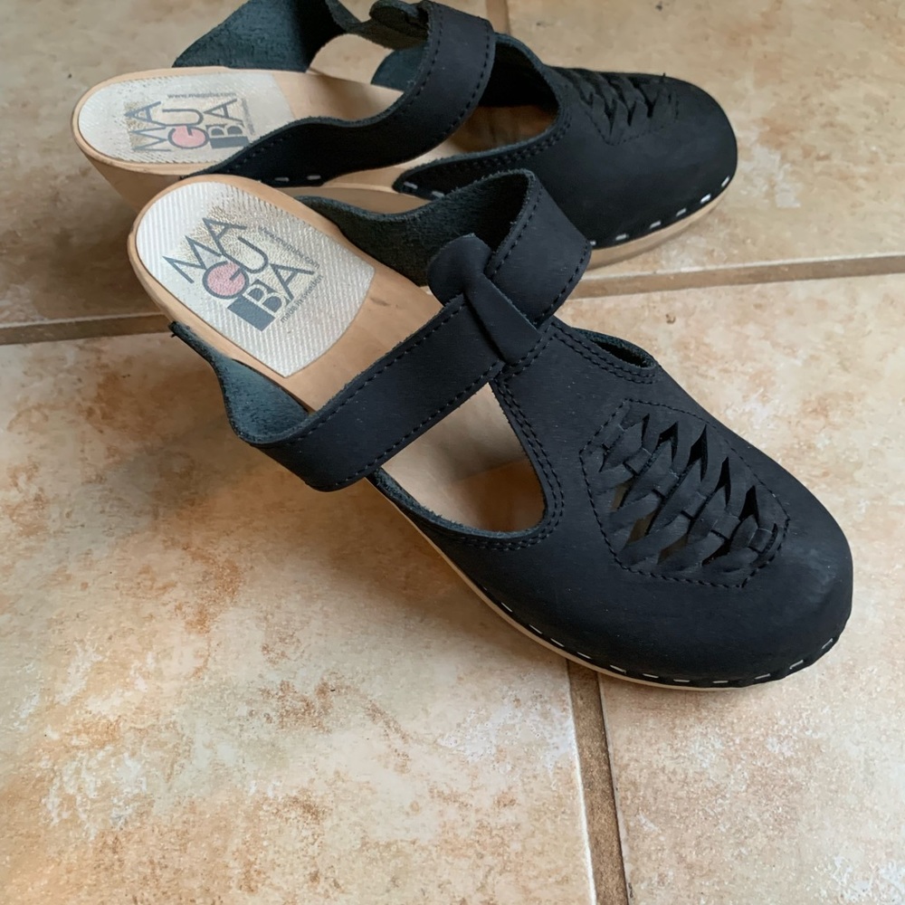 Maguba Clogs - Picture 3 of 3